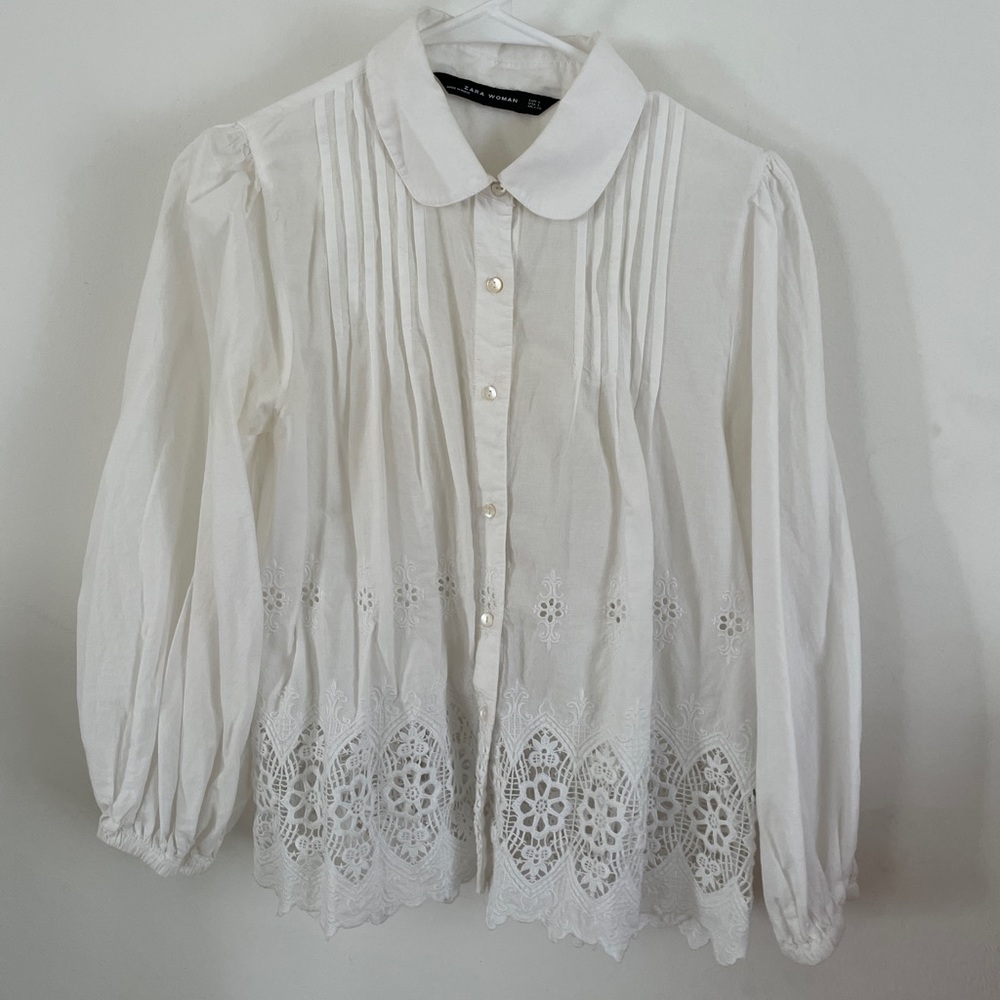 White blouse with puffed sleeve